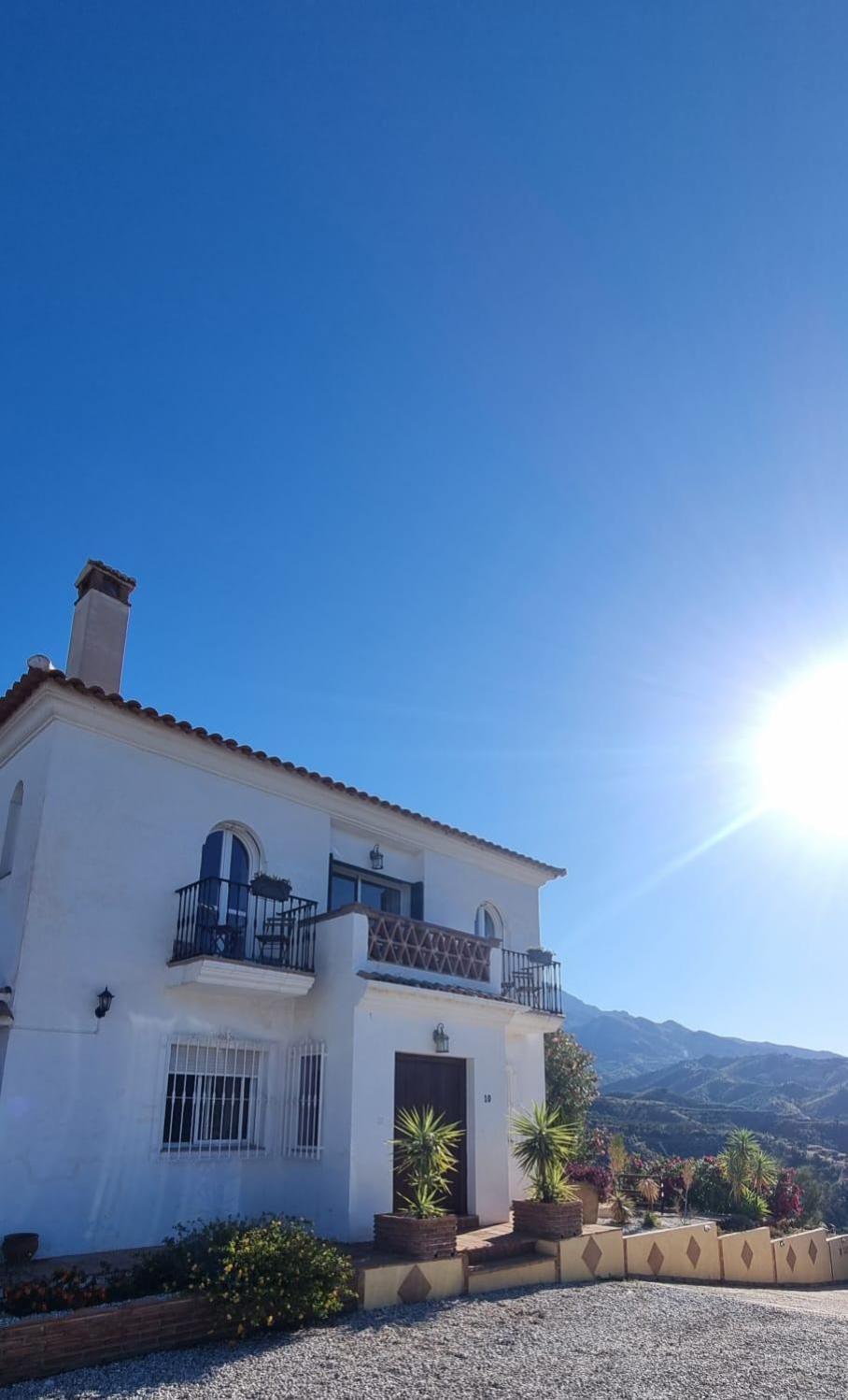 La Vista Vinuela Bed & Breakfast Exterior photo