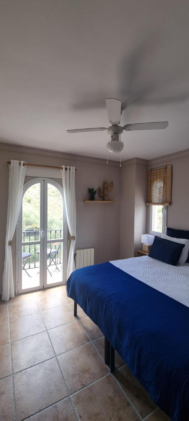 La Vista Vinuela Bed & Breakfast Exterior photo